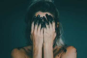 15 Signs You Have Complicated Grief (a Spiritual Malady)
