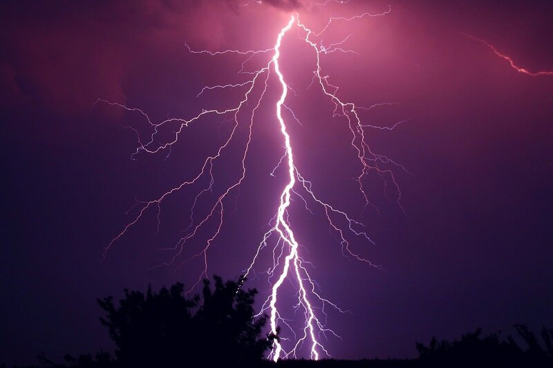 Image of lightning bolt that represents the kundalini awakening