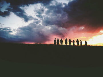 Toxic Family: 15 Signs & Ways to Deal With Their Negativity