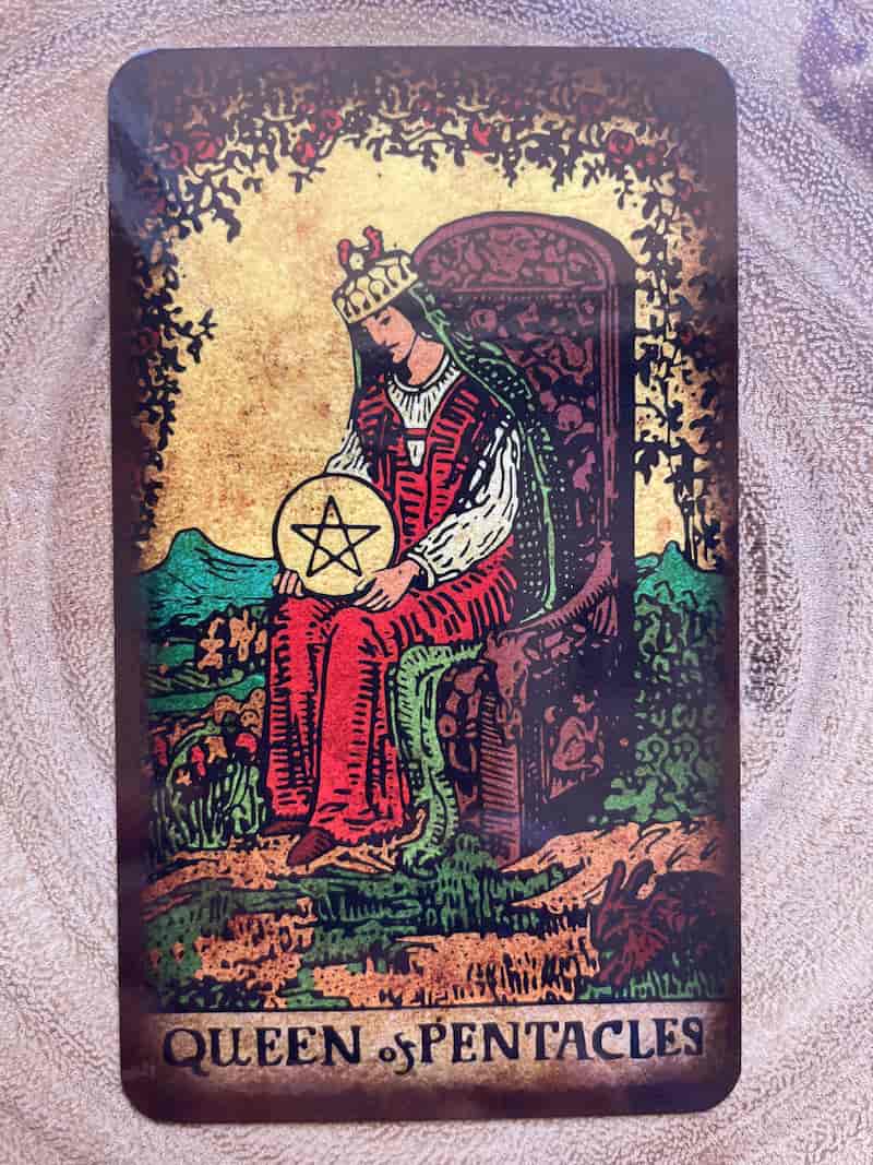 Image of the queen of pentacles tarot card